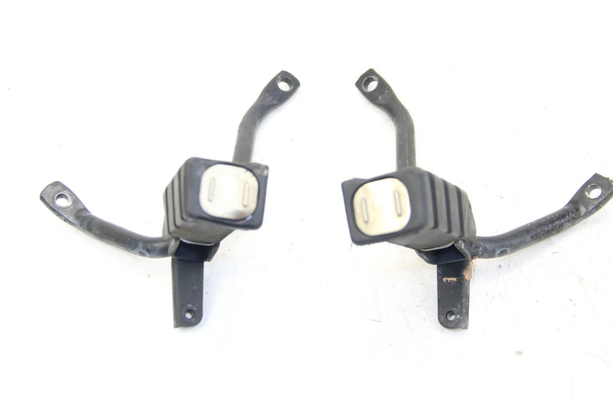 photo de PAR DE REPOSAPIÉS TRASEROS HONDA PES PS I 125 (2006 - 2012)