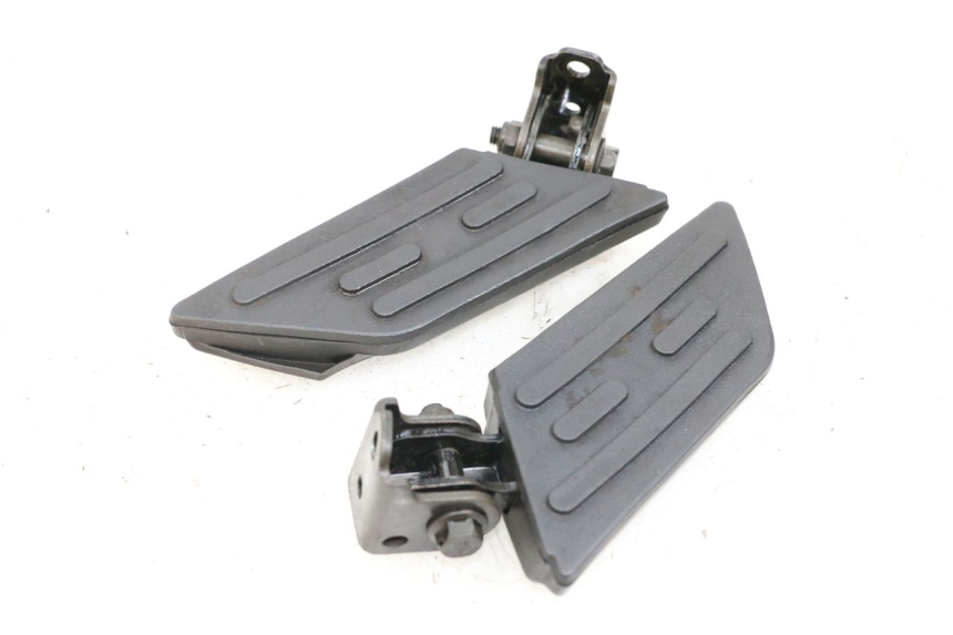 photo de PAR DE REPOSAPIÉS TRASEROS PEUGEOT KISBEE 4T 50 (2010 - 2017)