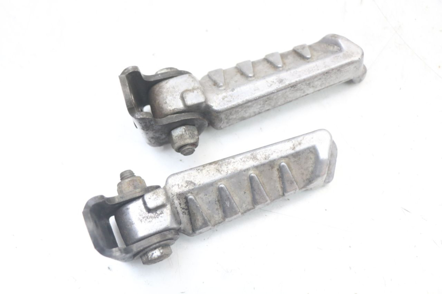 photo de PAR DE APOYAPIÉS TRASEROS PEUGEOT LUDIX 50 (2005 - 2007)