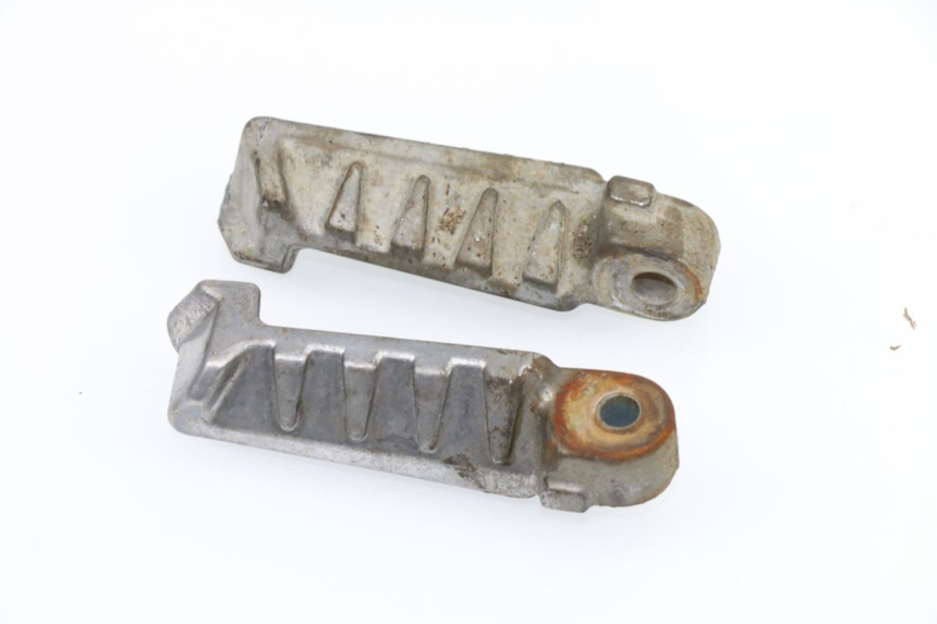 photo de PAR DE APOYAPIÉS TRASEROS PEUGEOT LUDIX 50 (2005 - 2007)