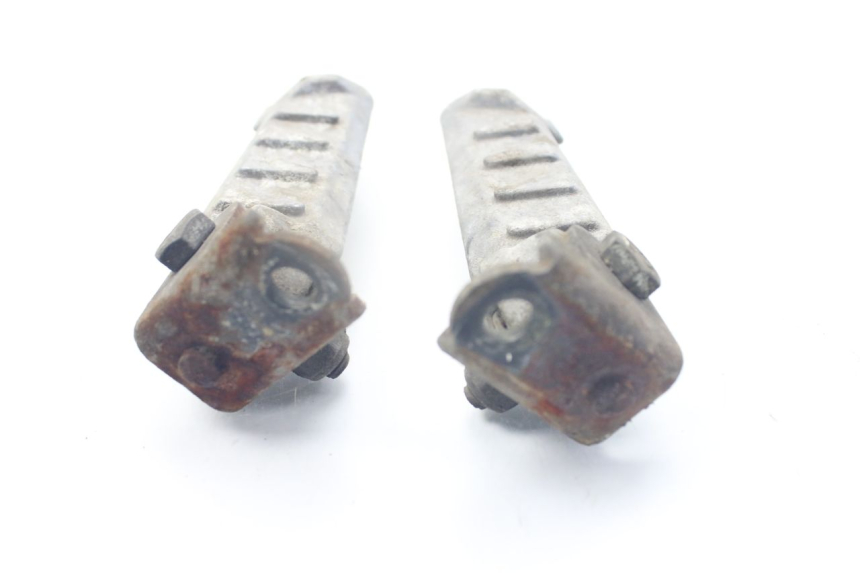 photo de PAR DE APOYAPIÉS TRASEROS PEUGEOT LUDIX SNAKE 2T 50 (2004 - 2014)