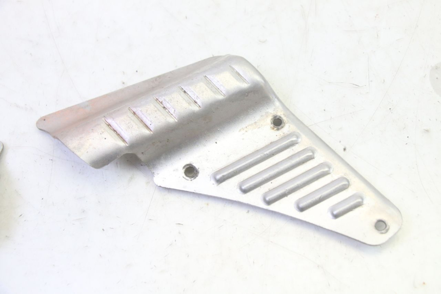 photo de PAR REPOSAPIES TRASERA TNT MOTOR ROMA 10' 2T 50 (2011 - 2018)