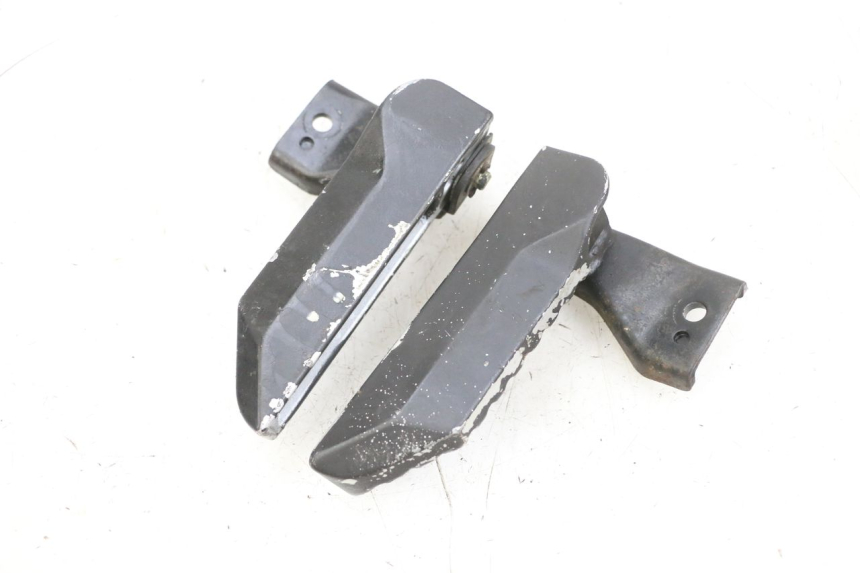 photo de PAR REPOSAPIES TRASERA DAELIM S1 125 (2007 - 2016) - Detalle de la pieza