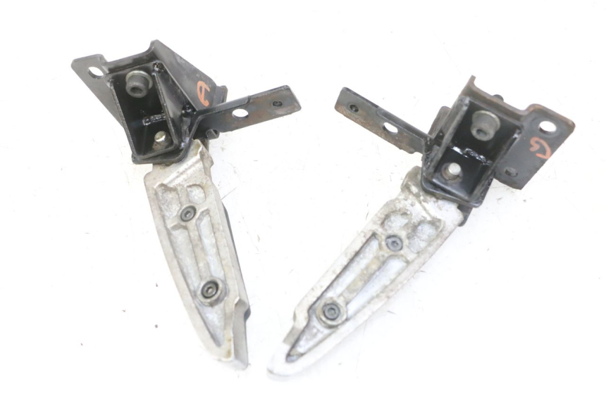 photo de PAR REPOSAPIES TRASERA PEUGEOT SATELIS 125 (2013 - 2018)