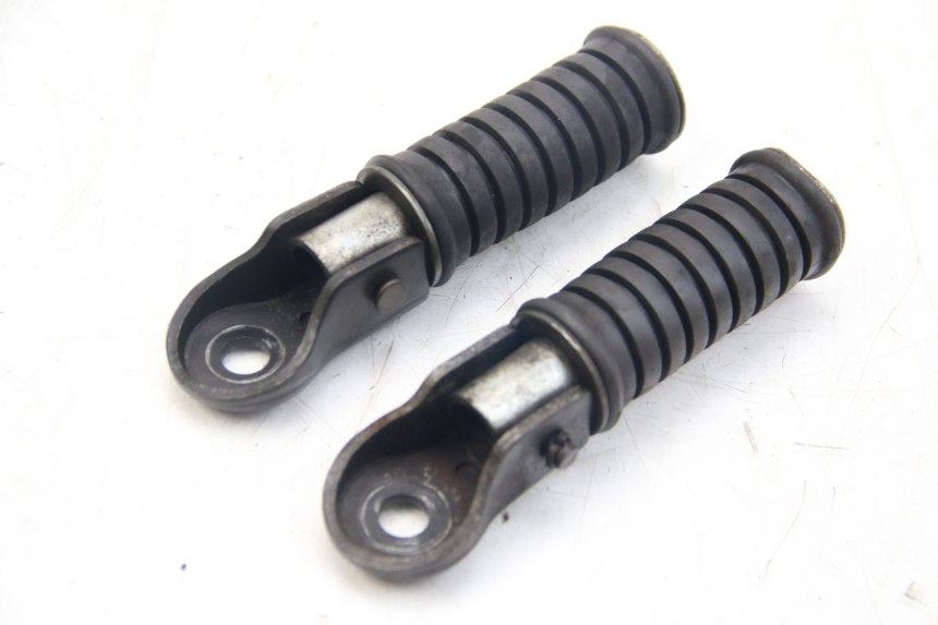 photo de PAR DE APOYAPIÉS TRASEROS YAMAHA SR 125 (1982 - 2003)