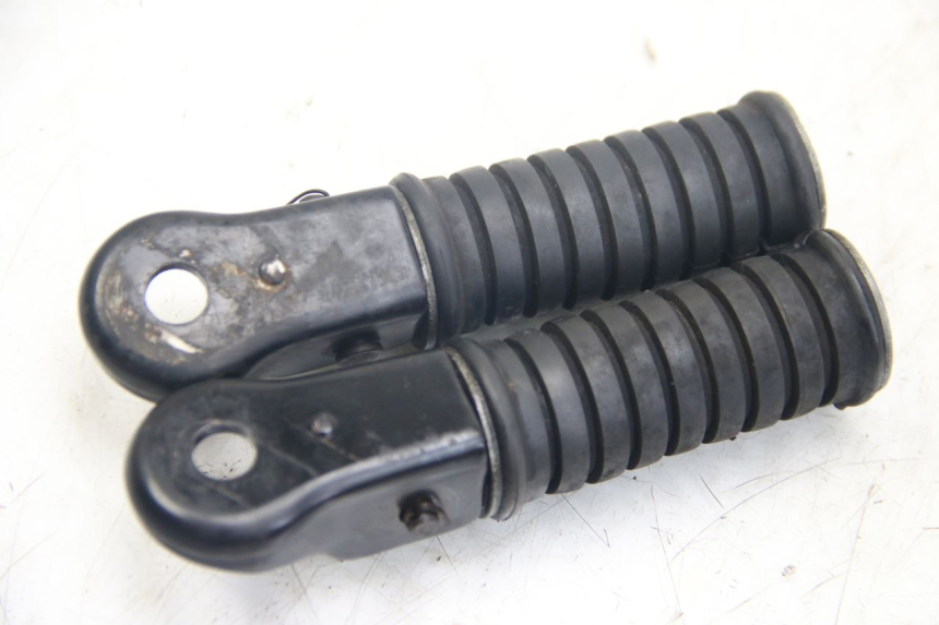 photo de PAR DE APOYAPIÉS TRASEROS YAMAHA SR 125 (1982 - 2003)