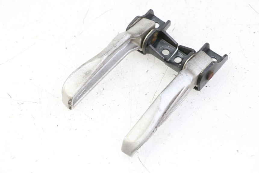 photo de PAR REPOSAPIES TRASERA SYM FIDDLE 3 III 50 (2014 - 2020)
