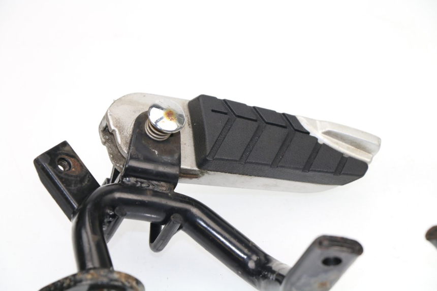 photo de PAR REPOSAPIES TRASERA SYM GTS 250 (2005 - 2008)
