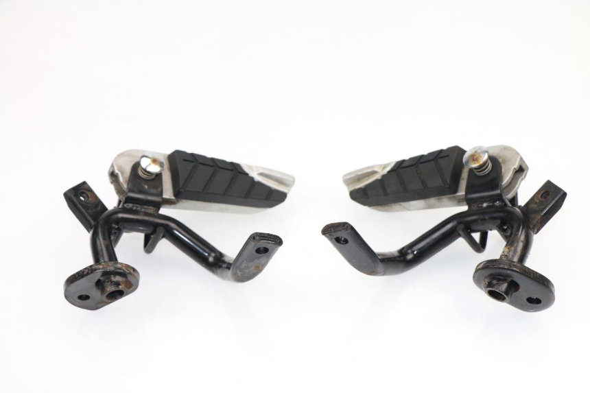 photo de PAR REPOSAPIES TRASERA SYM GTS 250 (2005 - 2008)