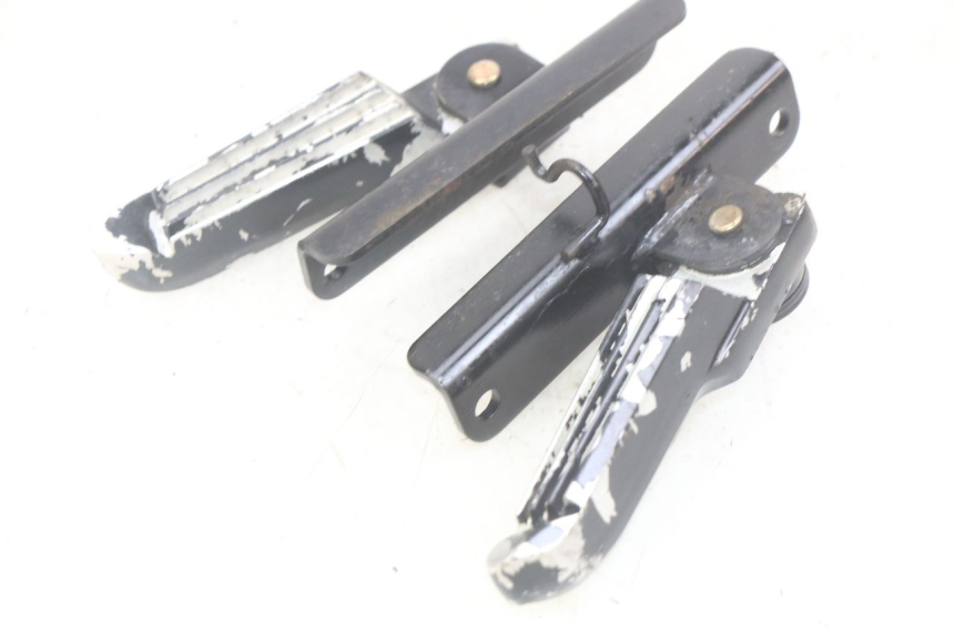 photo de PAR DE APOYAPIÉS TRASEROS SYM JET SPORT XR 50 (2006 - 2015)