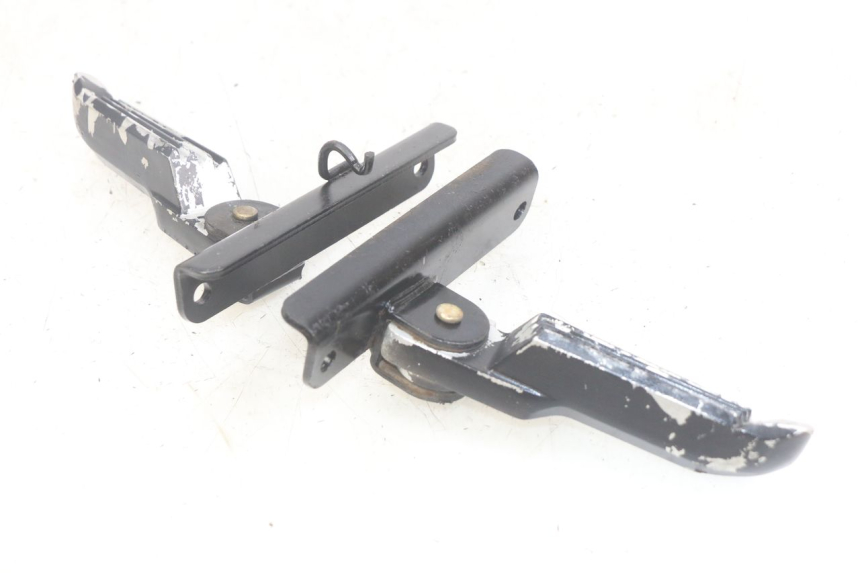 photo de PAR DE APOYAPIÉS TRASEROS SYM JET SPORT XR 50 (2006 - 2015)