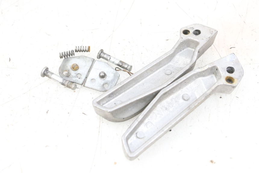 photo de PAR REPOSAPIES TRASERA NECO TEMPO 4T 50 (2022 - 2026) - Otra perspectiva