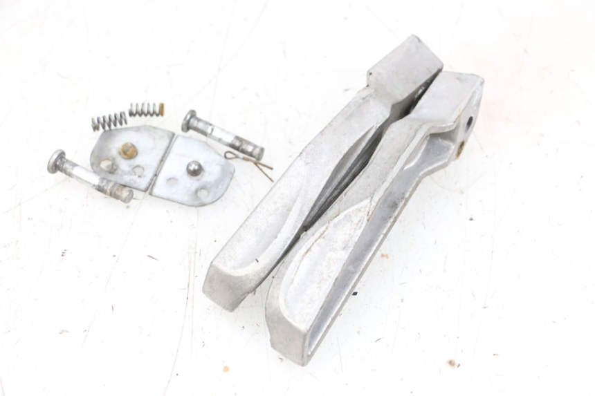 photo de PAR REPOSAPIES TRASERA NECO TEMPO 4T 50 (2022 - 2026) - Vista general del producto