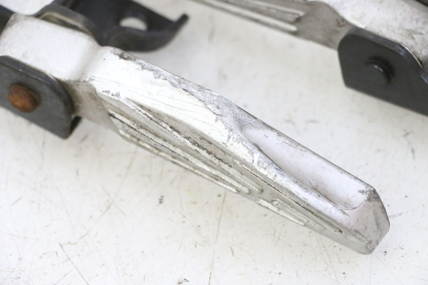 photo de PAR DE APOYAPIÉS TRASEROS PEUGEOT TWEET 4T 50 (2018 - 2020)