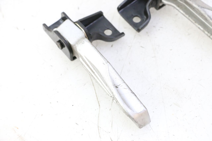 photo de PAR REPOSAPIES TRASERA PEUGEOT TWEET PRO CARGO 50 (2018 - 2020)