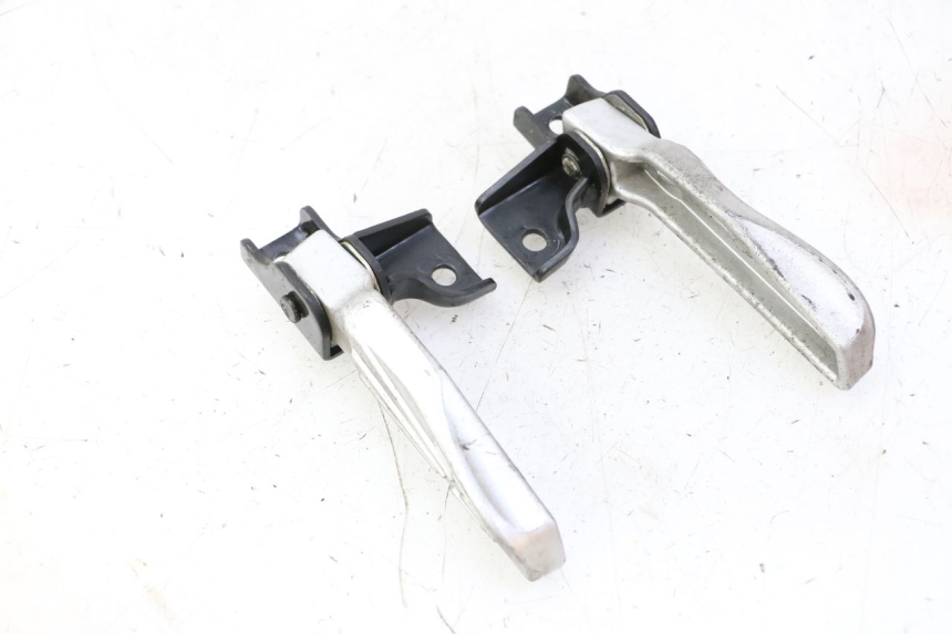 photo de PAR REPOSAPIES TRASERA PEUGEOT TWEET PRO CARGO 50 (2018 - 2020)