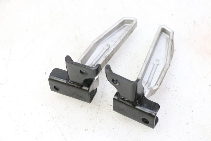 photo de PAR REPOSAPIES TRASERA PEUGEOT TWEET PRO CARGO 50 (2018 - 2020)