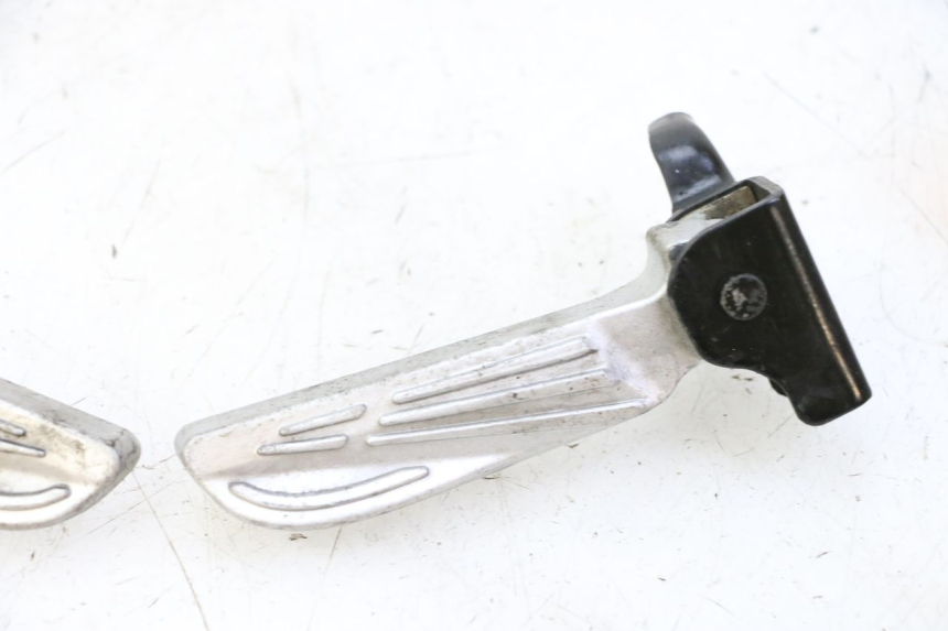 photo de PAR REPOSAPIES TRASERA PEUGEOT TWEET PRO CARGO 50 (2018 - 2020)