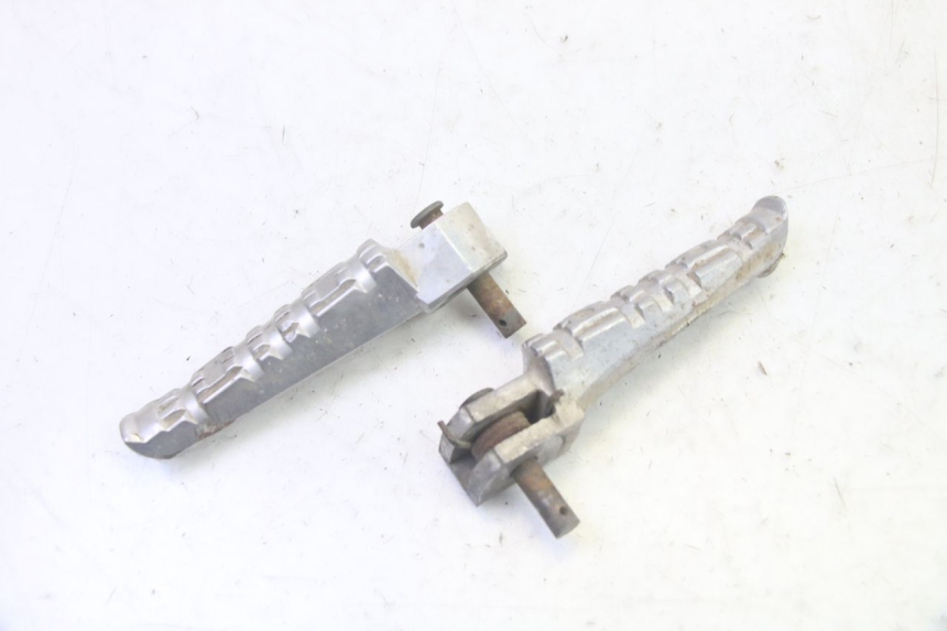 photo de PAR REPOSAPIES TRASERA YAMAHA TZR 50 (2008 - 2016) - Vista principal