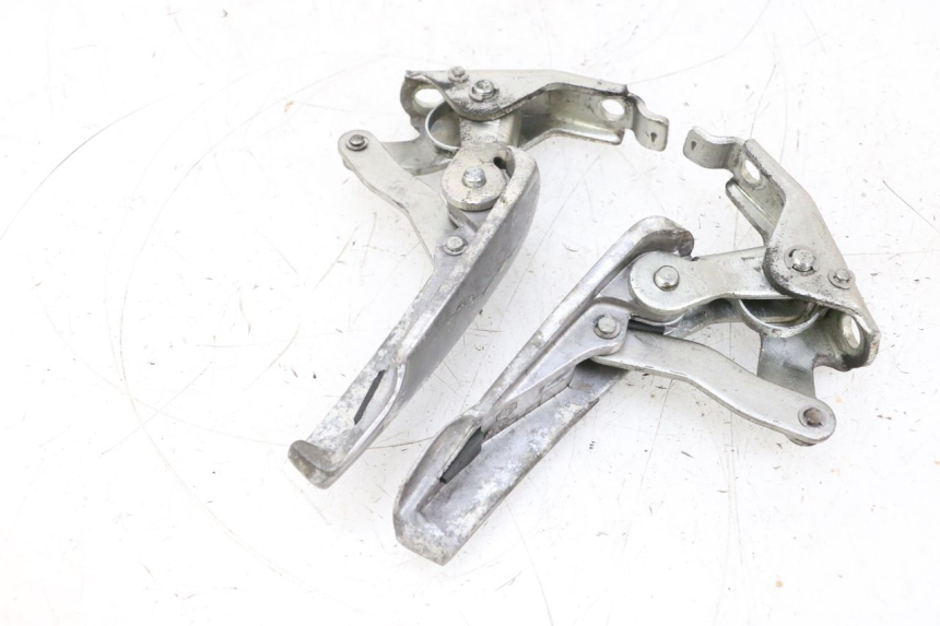 photo de PAR REPOSAPIES TRASERA PIAGGIO VESPA GTS SUPER IE 125 (2009 - 2016) - Zoom sobre los componentes