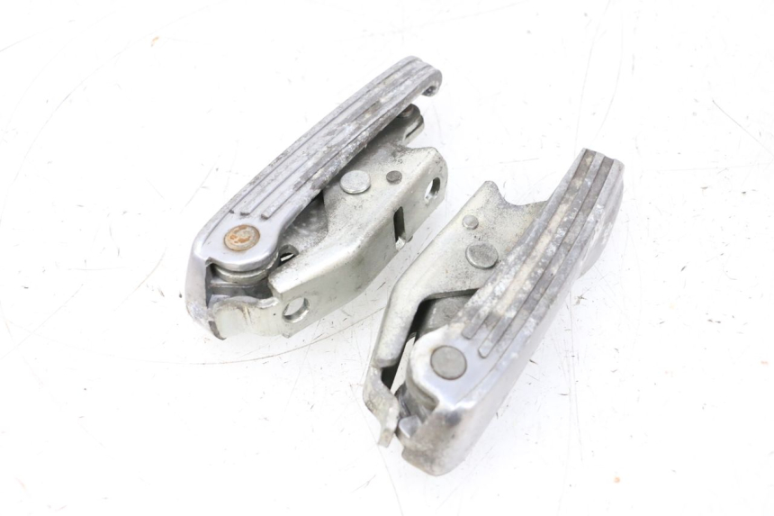 photo de PAR REPOSAPIES TRASERA PIAGGIO VESPA GTS SUPER IE 125 (2009 - 2016) - Otra perspectiva