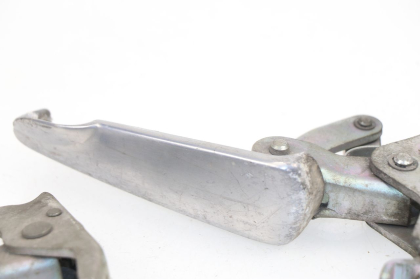 photo de PAR REPOSAPIES TRASERA PIAGGIO VESPA GTS 125 (2007 - 2012)