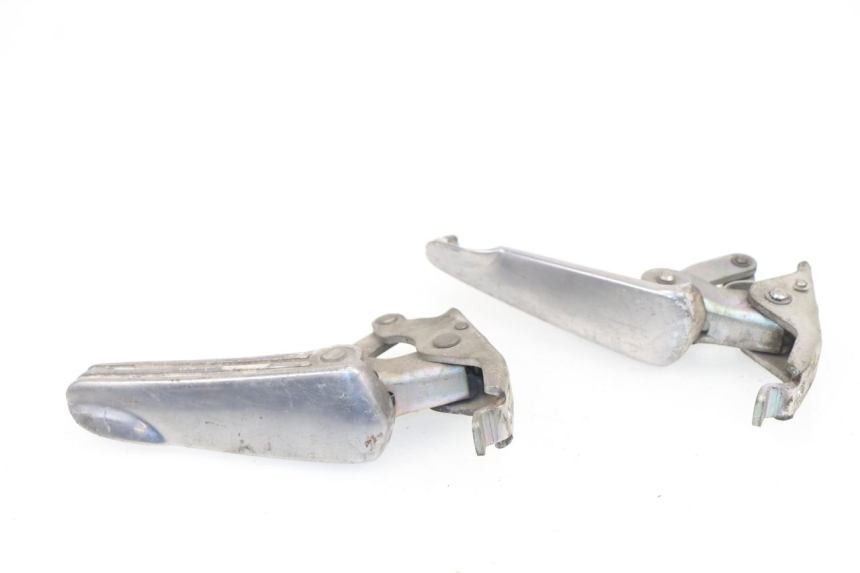 photo de PAR REPOSAPIES TRASERA PIAGGIO VESPA GTS 125 (2007 - 2012)