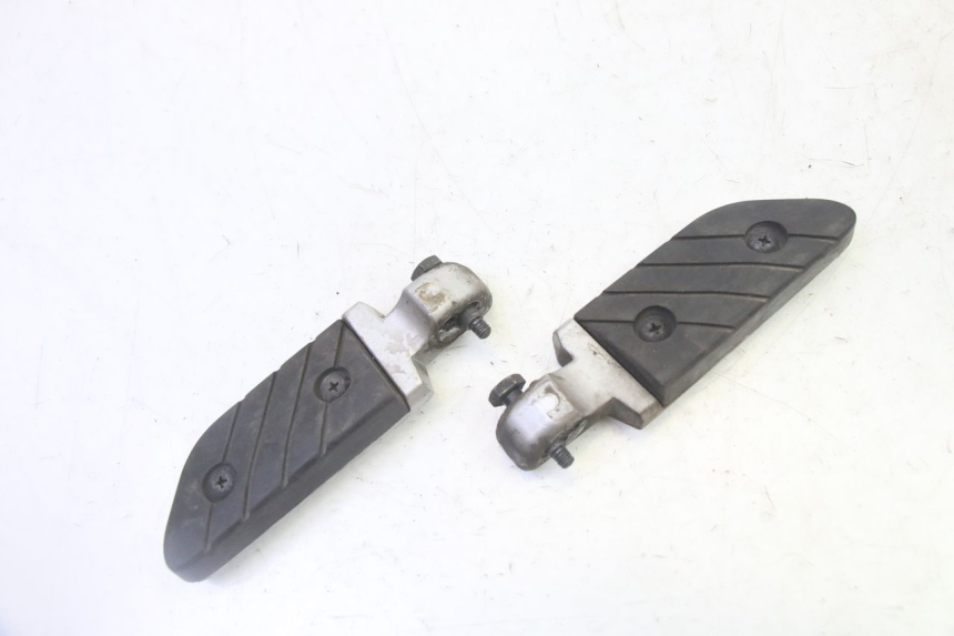 photo de PAR DE APOYAPIÉS TRASEROS YAMAHA X-CITY XCITY 125 (2007 - 2008)