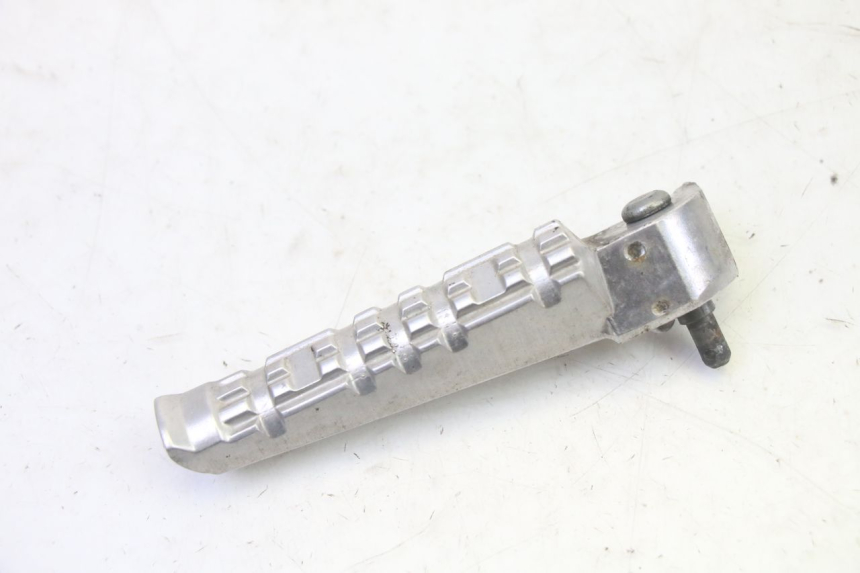 photo de PAR DE APOYAPIÉS TRASEROS YAMAHA X-MAX XMAX 125 (2010 - 2014)