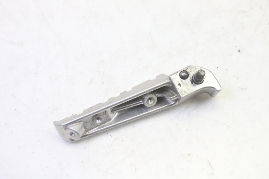 photo de PAR DE APOYAPIÉS TRASEROS YAMAHA X-MAX XMAX 125 (2010 - 2014)