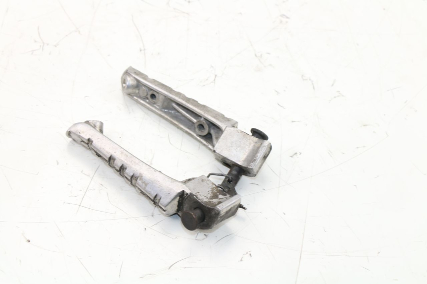photo de PAR REPOSAPIES TRASERA YAMAHA XJN DIVERSION 600 (2000 - 2003)