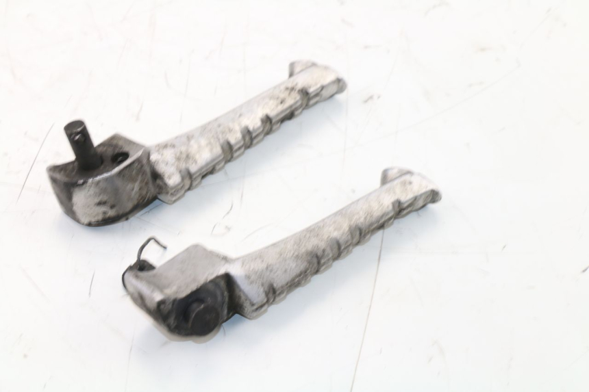photo de PAR REPOSAPIES TRASERA YAMAHA XJN DIVERSION 600 (2000 - 2003)