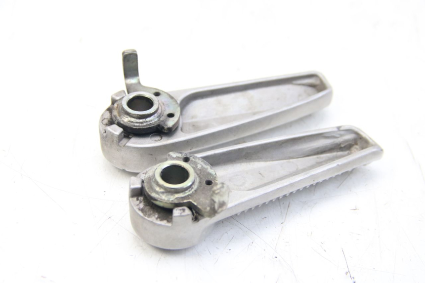 photo de PAR DE APOYAPIÉS TRASEROS YAMAHA HW XENTER 125 (2011 - 2017)