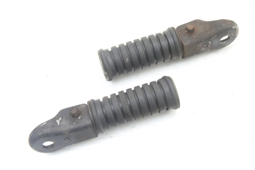 photo de PAR DE APOYAPIÉS TRASEROS YAMAHA SR 125 (1982 - 2003)