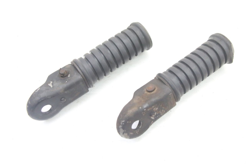 photo de PAR DE APOYAPIÉS TRASEROS YAMAHA SR 125 (1982 - 2003)