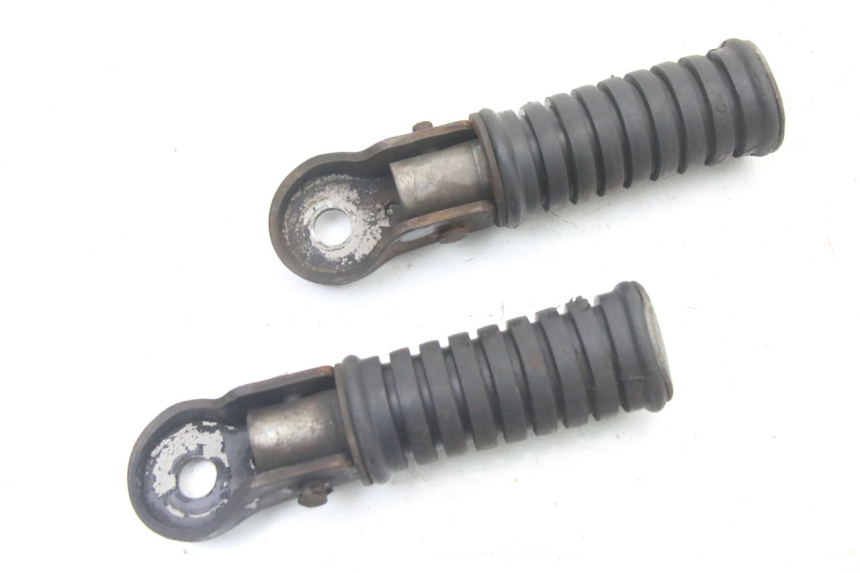 photo de PAR DE APOYAPIÉS TRASEROS YAMAHA SR 125 (1982 - 2003)