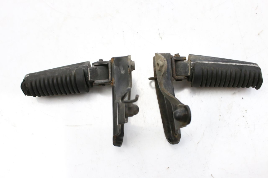 photo de PAR DE APOYAPIÉS TRASEROS YAMAHA XP T-MAX TMAX ABS 500 (2004 - 2007)