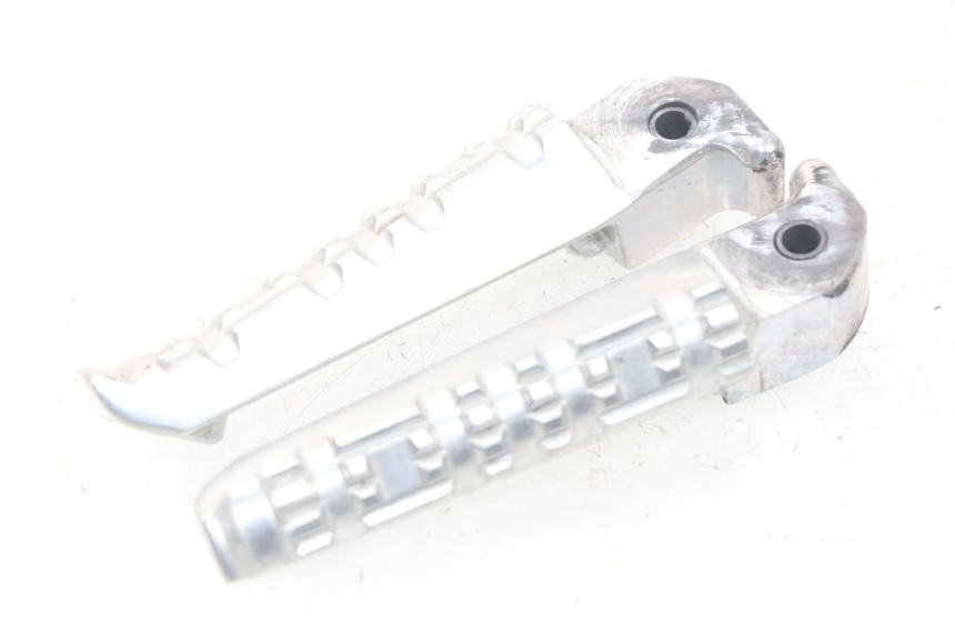 photo de PAR REPOSAPIES TRASERA YAMAHA YP T-MAX TMAX 530 (2017 - 2020)