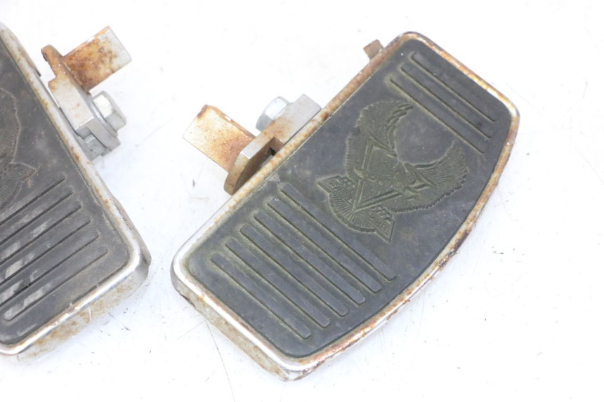 photo de PAR REPOSAPIES DELANTERA HYOSUNG GV AQUILA 125 (2000 - 2004)