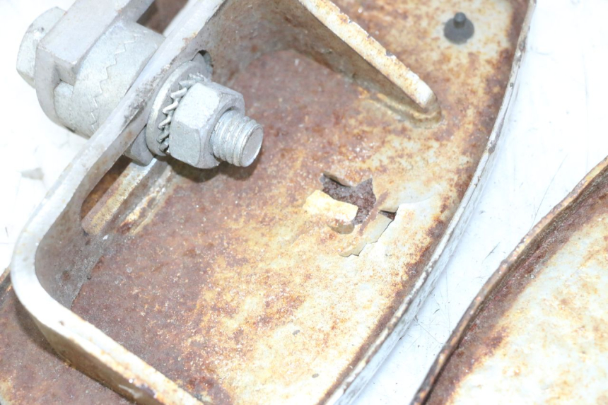 photo de PAR REPOSAPIES DELANTERA HYOSUNG GV AQUILA 125 (2000 - 2004)