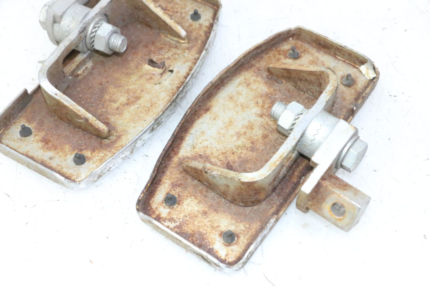 photo de PAR REPOSAPIES DELANTERA HYOSUNG GV AQUILA 125 (2000 - 2004)