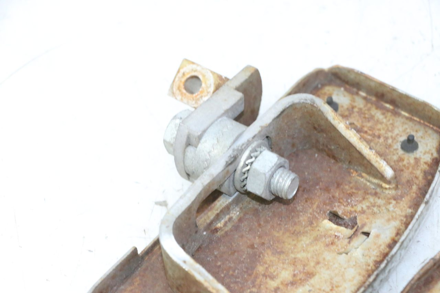 photo de PAR REPOSAPIES DELANTERA HYOSUNG GV AQUILA 125 (2000 - 2004)