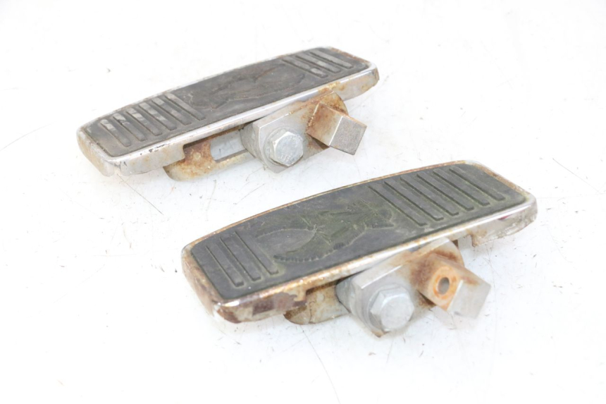 photo de PAR REPOSAPIES DELANTERA HYOSUNG GV AQUILA 125 (2000 - 2004)