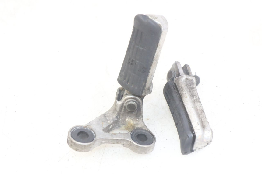 photo de PAR DE REPOSAPIÉS DELANTEROS HONDA CBR F SC25 1000 (1989 - 1992)