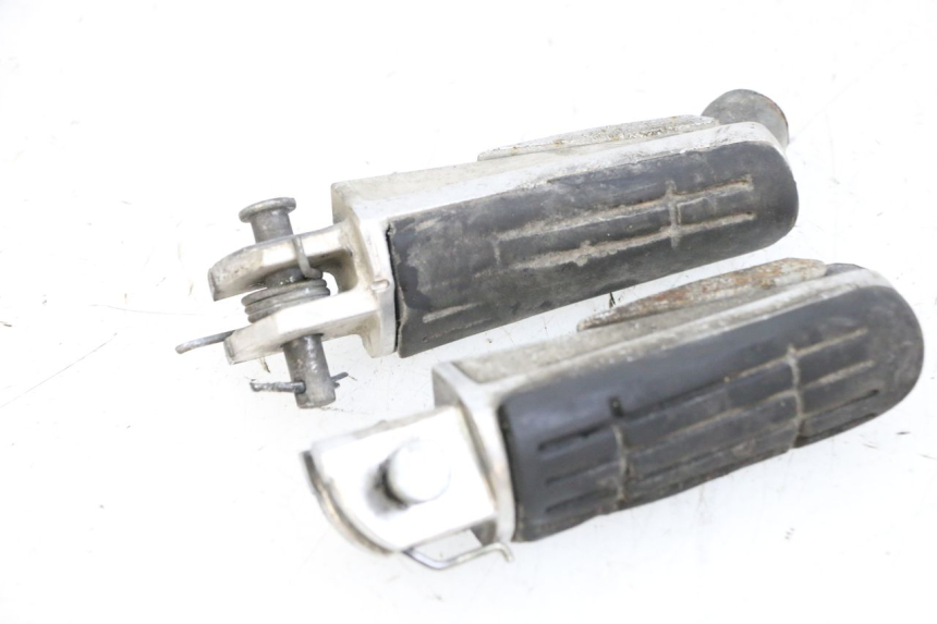 photo de PAR DE REPOSAPIÉS DELANTEROS YAMAHA FJR ABS 1300 (2006 - 2012) - Zoom estado de uso