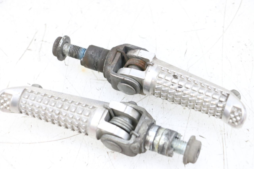 photo de PAR REPOSAPIES DELANTERA SUZUKI GSXR GSX-R 1000 (2003 - 2004) - Vista general del producto