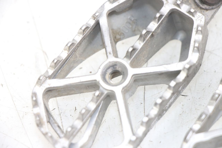 photo de PAR DE REPOSAPIÉS DELANTEROS KAWASAKI KXF KX-F 250 (2012 - 2014)