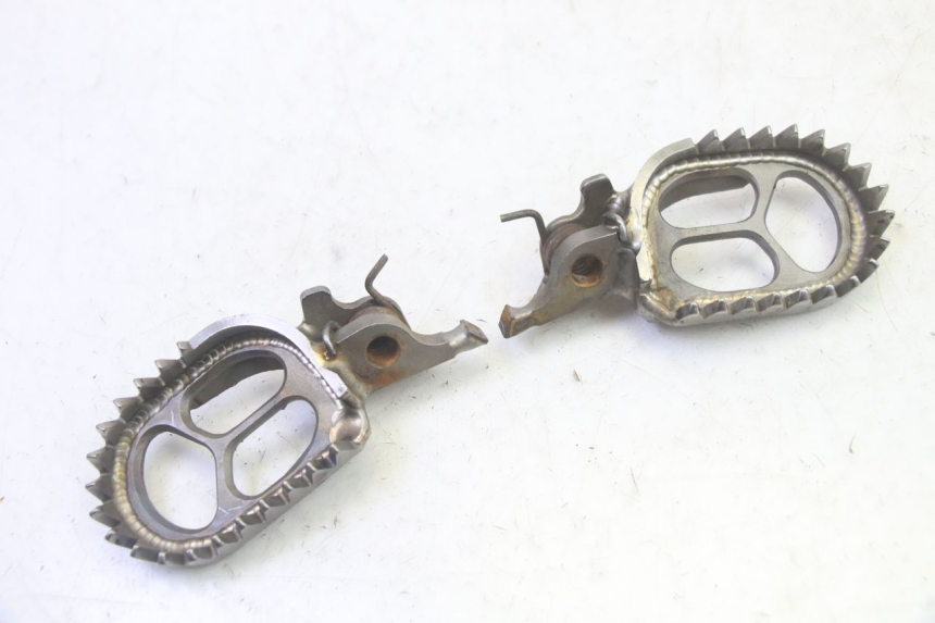 photo de PAR REPOSAPIES DELANTERA KAWASAKI KXF KX-F 250 (2017 - 2019) - Vista principal