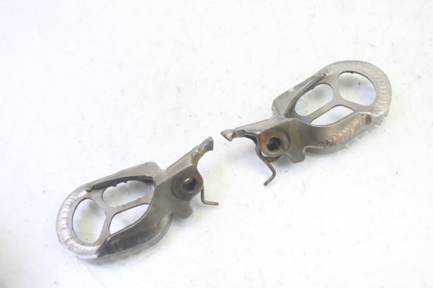 photo de PAR REPOSAPIES DELANTERA KAWASAKI KXF KX-F 250 (2017 - 2019) - Estado de la superficie y material