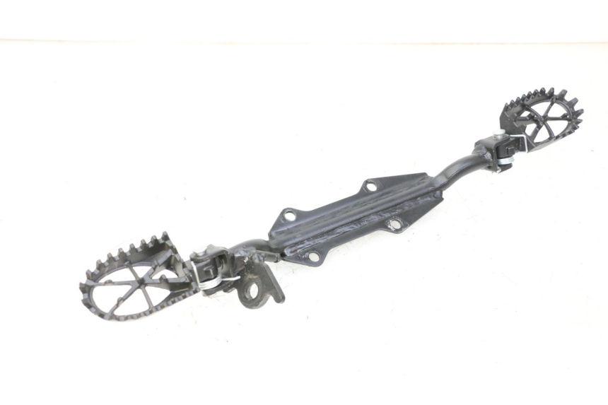 photo de PAR DE REPOSAPIÉS DELANTEROS APOLLO RFZ 125